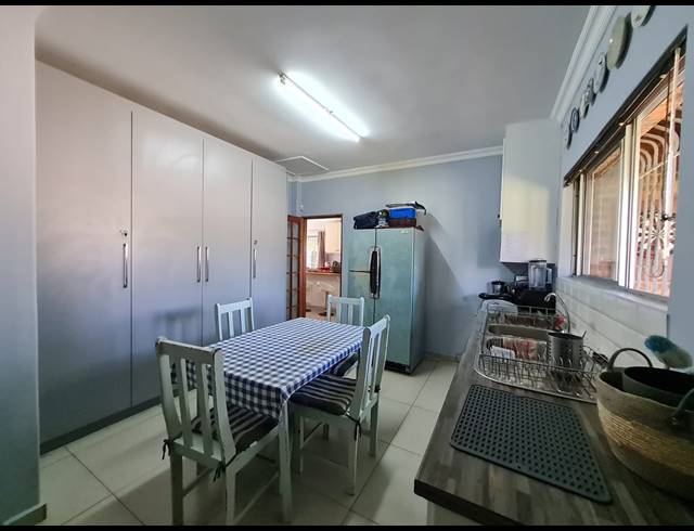 4 BEDROOM FREESTANDING FOR SALE IN MEER EN SEE
